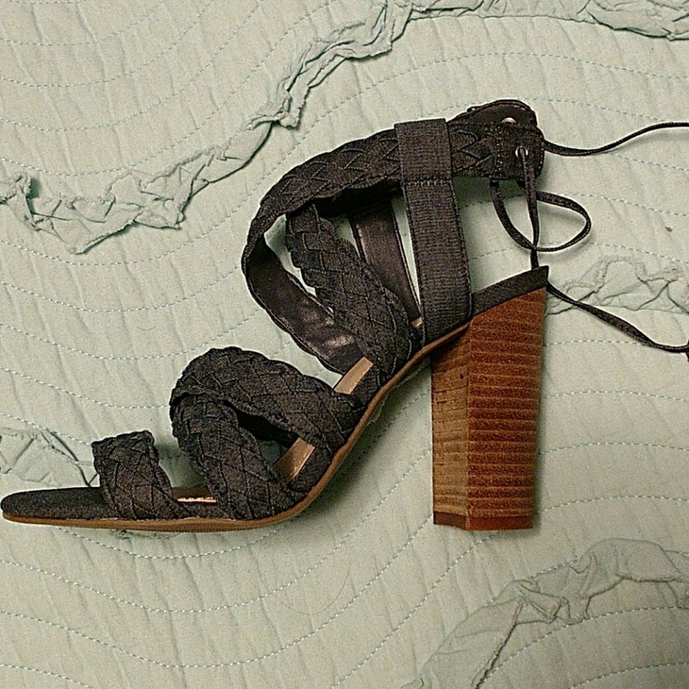 BCBG Jean Heeles Sandels - Picture 2 of 3